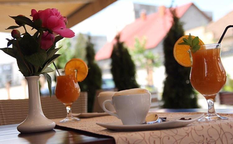 Ferdinand Hotel Mukacheve Bagian luar foto
